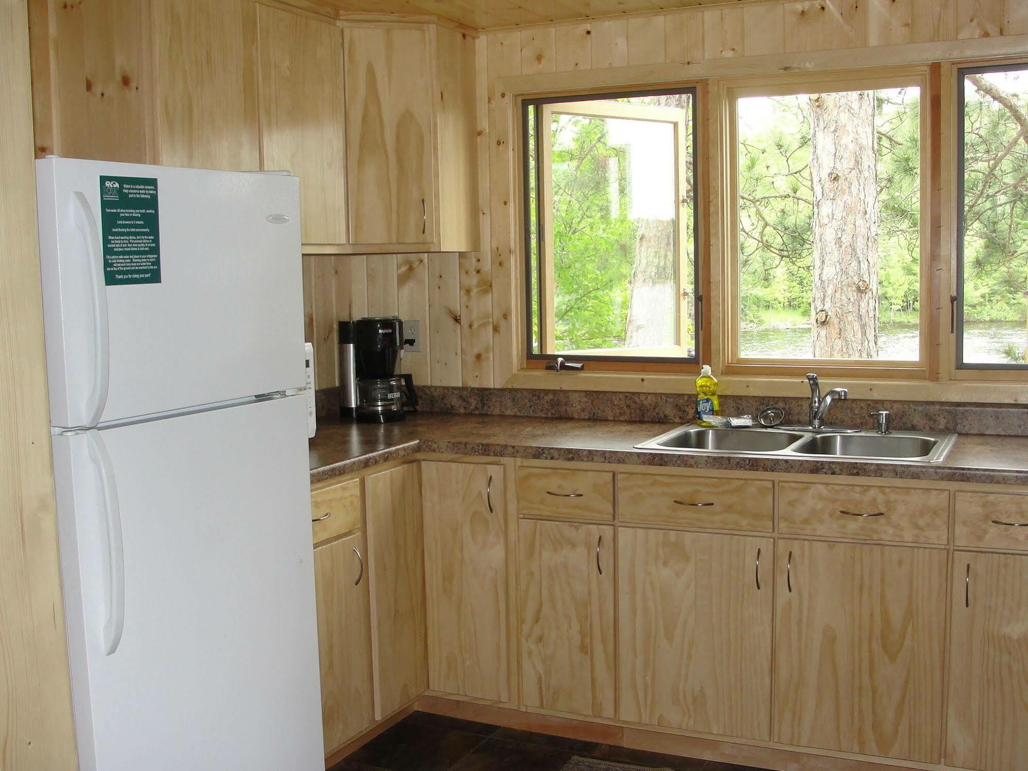 Pine Point Lodge Resort & Motel Crane Lake Luaran gambar